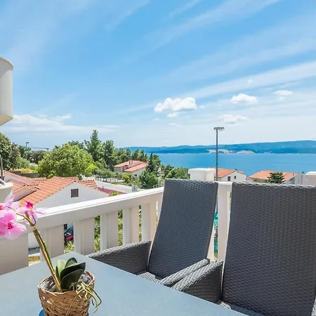 Sun & Restaurant Apartment *